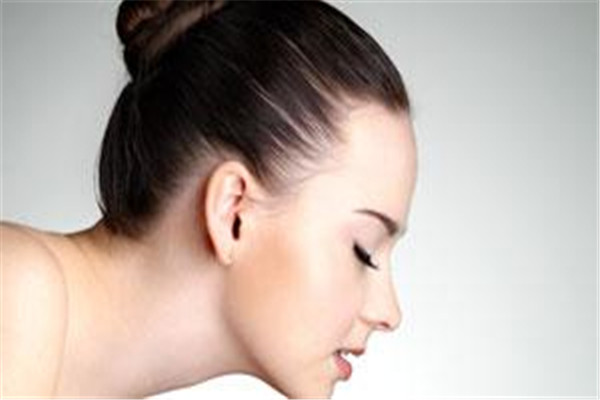 油性皮肤每天洗几次脸,油性皮肤一天洗脸几次最为合适