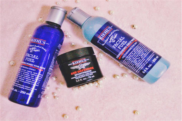 爽肤水忘记盖盖子还能用吗,护肤水忘了盖盖子还能用吗