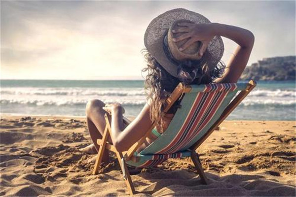 长闭口可以涂防晒霜吗,为什么涂防晒容易长闭口