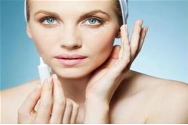 眼角皱纹多的原因,眼角有皱纹有什么好方法