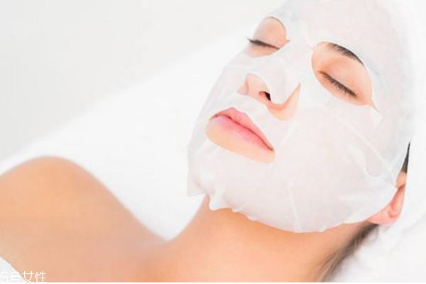 面膜效果好还是精华液效果好,什么面膜补水最好 面膜效果好还是精华液效果好,什么面膜补水最好