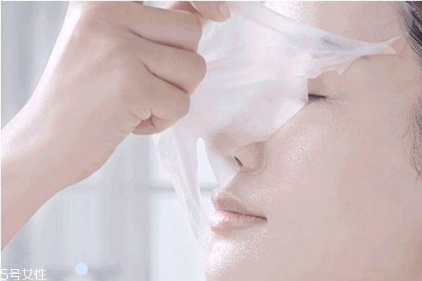 为什么面膜敷在脸上火辣辣的感觉,面膜刚敷在脸上火辣辣的是什么原因 为什么面膜敷在脸上火辣辣的感觉,面膜刚敷在脸上火辣辣的是什么原因