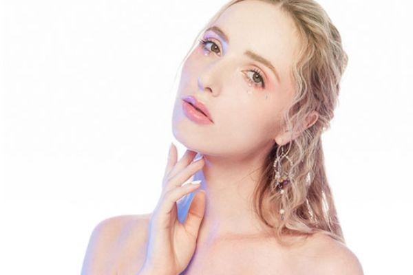 擦完精华多久后擦乳液,精华液用完多久涂乳液