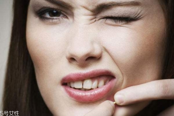 下巴老是反复长痘痘怎么治,下巴反复起痘怎么治疗 下巴老是反复长痘痘怎么治,下巴反复起痘怎么治疗