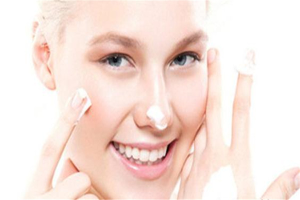 用蜂蜜洗脸有什么好处 怎么洗,蜂蜜洗脸有什么效果 用蜂蜜洗脸有什么好处 怎么洗,蜂蜜洗脸有什么效果