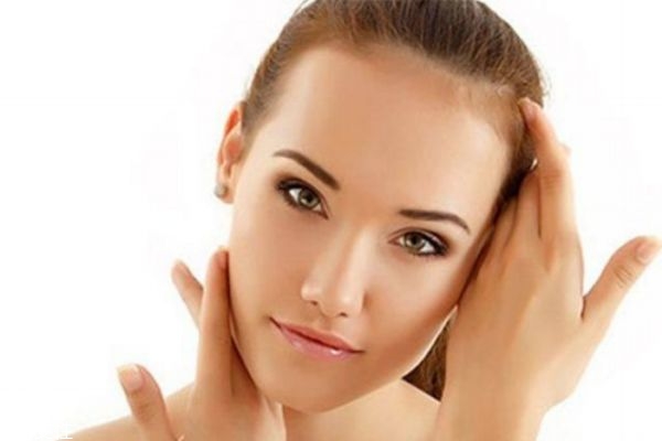 额头长痘痘的原因有哪些,额头上长痘是怎么回事