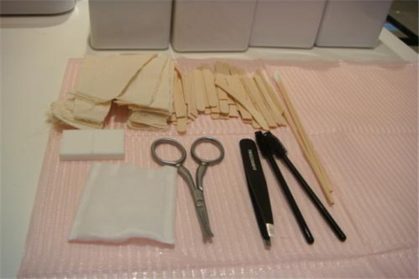 蜜蜡修眉后果严重,蜜蜡修眉前后注意事项