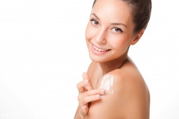 用身体乳擦脸会怎么样,脸可以擦身体乳吗