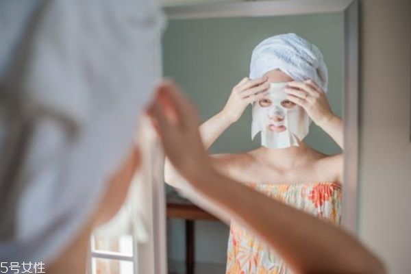 为啥敷面膜脸上有点刺痛,为什么敷上面膜脸有点刺痛 为啥敷面膜脸上有点刺痛,为什么敷上面膜脸有点刺痛