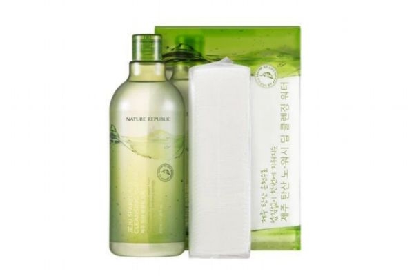 卸妆水正确使用,卸妆水是直接擦吗