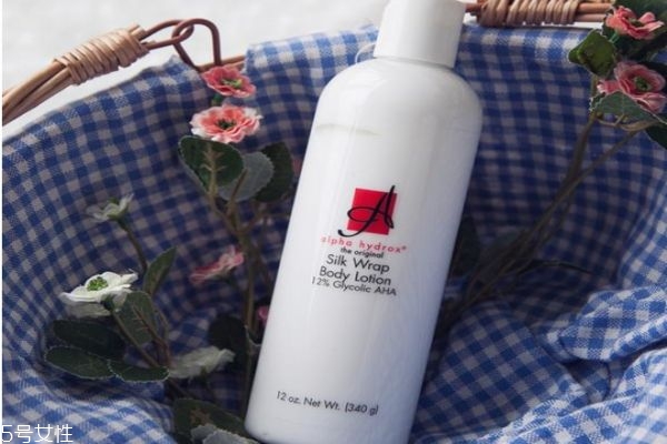 什么时候抹身体乳合适,身体乳应该什么时候抹 什么时候抹身体乳合适,身体乳应该什么时候抹