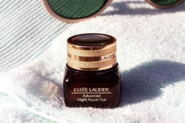 使用眼霜的正确方法,眼霜的使用步骤 使用眼霜的正确方法,眼霜的使用步骤