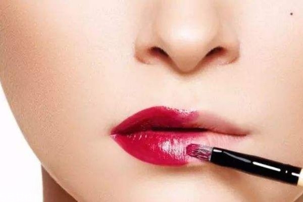 如何判断自己肤色,怎么判断肤色是几白