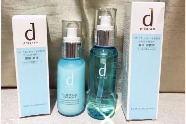 晚上用乳液好还是面霜好,护肤品用了乳液还要用面霜吗