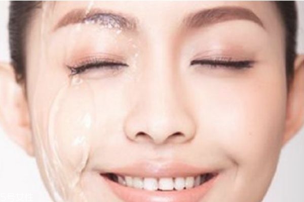 为什么护肤的水要拍三遍,为什么爽肤水要拍三遍 为什么护肤的水要拍三遍,为什么爽肤水要拍三遍