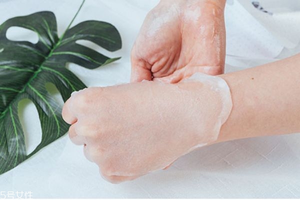 敷面膜嘴巴周围火辣辣怎么办,敷面膜上嘴唇周围火辣辣 敷面膜嘴巴周围火辣辣怎么办,敷面膜上嘴唇周围火辣辣