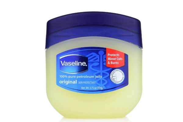 凡士林能去眼袋吗,每天凡士林涂抹眼袋有什么好