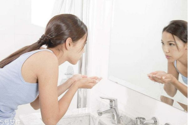 花印面膜的使用方法,花瓣面膜的正确使用方法