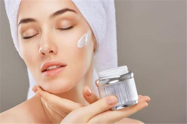 用防晒霜会不会堵塞毛孔,防晒会堵塞毛孔么