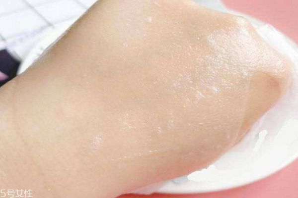 面膜里面的精华液怎么用,面膜里面剩下的精华怎么用 面膜里面的精华液怎么用,面膜里面剩下的精华怎么用