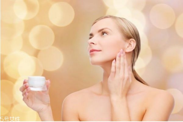脸上有斑皮肤松弛暗黄怎么办,皮肤松弛暗黄怎么改善