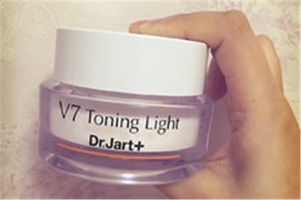 素颜霜能遮红血丝吗,红血丝用什么遮瑕