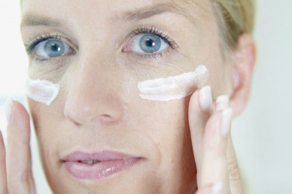 素颜霜是什么作用,什么是素颜霜,素颜霜有什么用 素颜霜是什么作用,什么是素颜霜,素颜霜有什么用