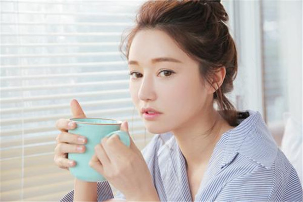 素颜霜和隔离霜有什么区别,隔离和素颜霜的区别有什么区别