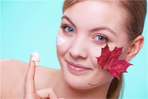 是先用防晒霜还是先用隔离霜,是先用防晒霜还是先用隔离霜怎么用才正确 是先用防晒霜还是先用隔离霜,是先用防晒霜还是先用隔离霜怎么用才正确