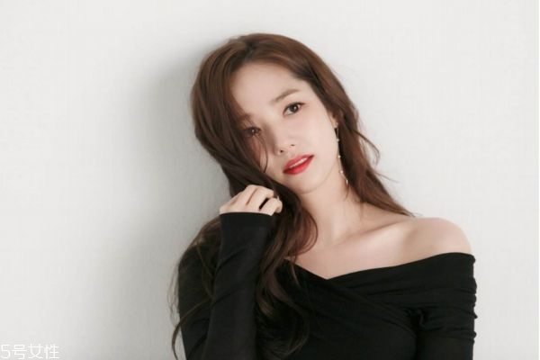 脸部水疗spa,脸上长痘做水疗管用吗