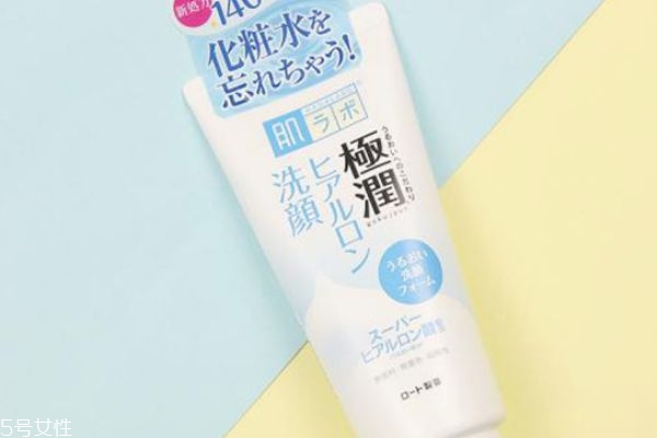 洁面乳怎么用才正确,洁面乳和洗面奶有什么区别 洁面乳怎么用才正确,洁面乳和洗面奶有什么区别