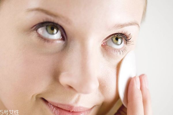 化妆水敷脸多久一次,化妆水敷脸多久 化妆水敷脸多久一次,化妆水敷脸多久