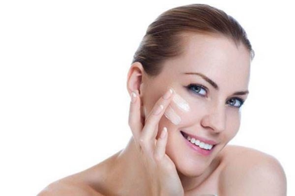 精华霜和乳液哪个先用,乳,霜,精华液哪个先用