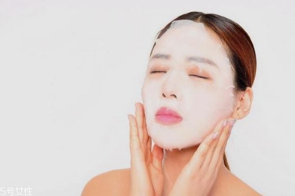 精华水和精华乳的使用顺序,精华液和肌底液的正确使用顺序