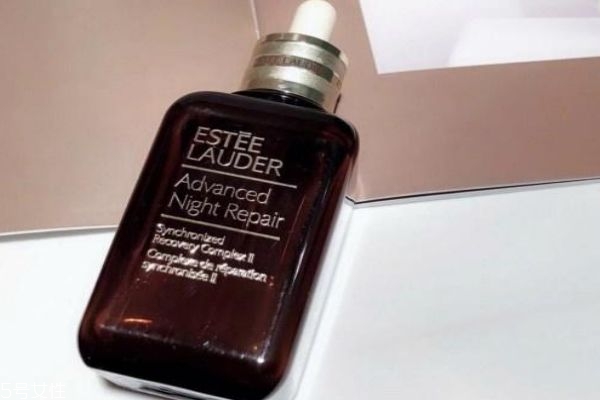 雅诗兰黛小棕瓶精华适合干皮吗,小棕瓶精华适合干皮吗? 雅诗兰黛小棕瓶精华适合干皮吗,小棕瓶精华适合干皮吗?