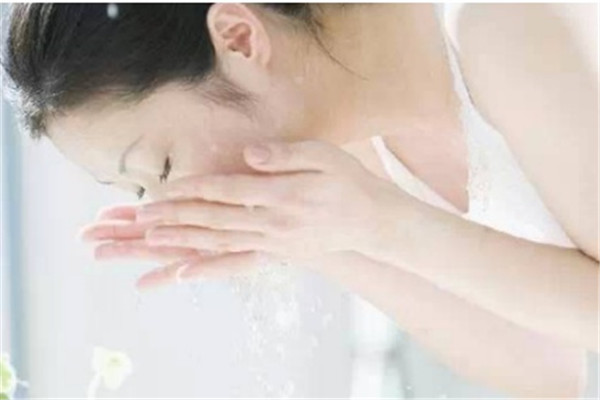 如果没有卸妆油怎么卸妆,没有卸妆油用什么卸妆最干净