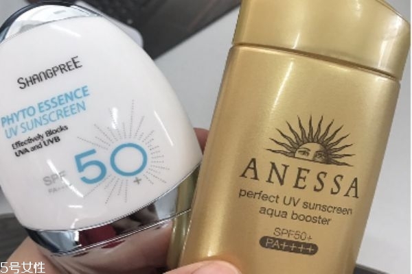 香蒲丽防晒霜好还是安耐晒好,安耐晒跟香蒲丽哪一款好