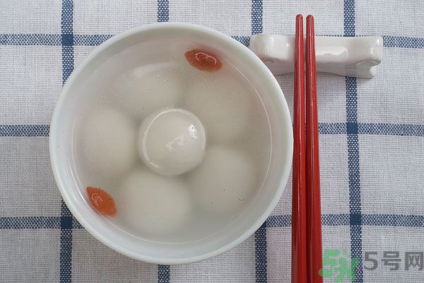 发红的汤圆还能吃吗,汤圆变红后不能食用的原因是什么