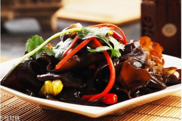 黑木耳的作用和功效,黑木耳的功效和作用及营养