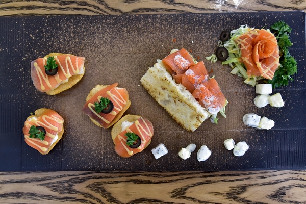 西餐厅吃牛排注意事项,西餐厅吃牛排的正确方法