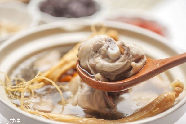 人参鸡汤的做法和功效,人参鸡汤的做法窍门