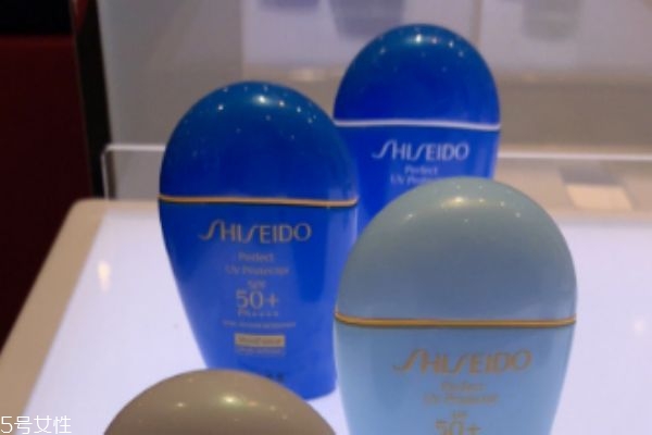 资生堂蓝胖子含酒精吗,资生堂含有酒精吗