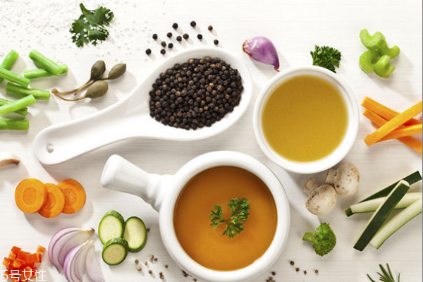 香干炒芹菜怎么做好吃,香干炒芹菜鸡蛋