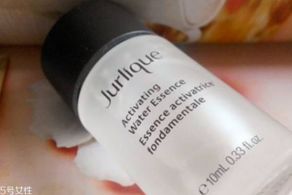 茱莉蔻精华水使用方法,茱莉蔻的水怎么样