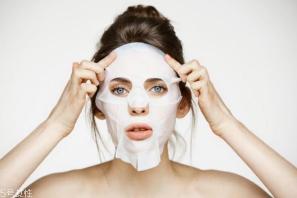 精油和面膜的使用顺序及方法,精油和面霜的使用顺序