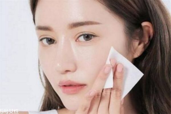 护肤不用水直接用精华液可以吗,不用水,直接用精华液可以吗