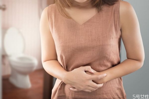 女生为什么不能经常跷二郎腿,女性经常跷二郎腿的4种危害