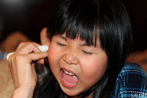 如何正确掏耳朵,掏耳朵感觉堵住了 如何正确掏耳朵,掏耳朵感觉堵住了