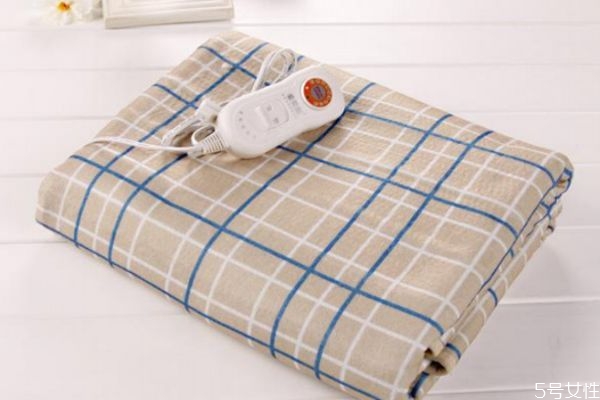 冬天能用电热毯吗,冬天使用电热毯到底好不好