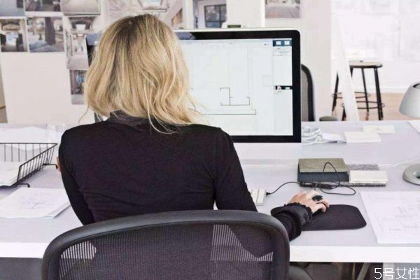 精华什么年龄开始用比较好,精华液什么时候用好